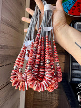 Load image into Gallery viewer, 23&quot; Red Spiny Oyster Graduated Necklace
