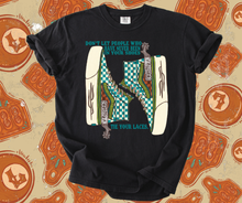 Load image into Gallery viewer, TIE YOUR LACES TEE
